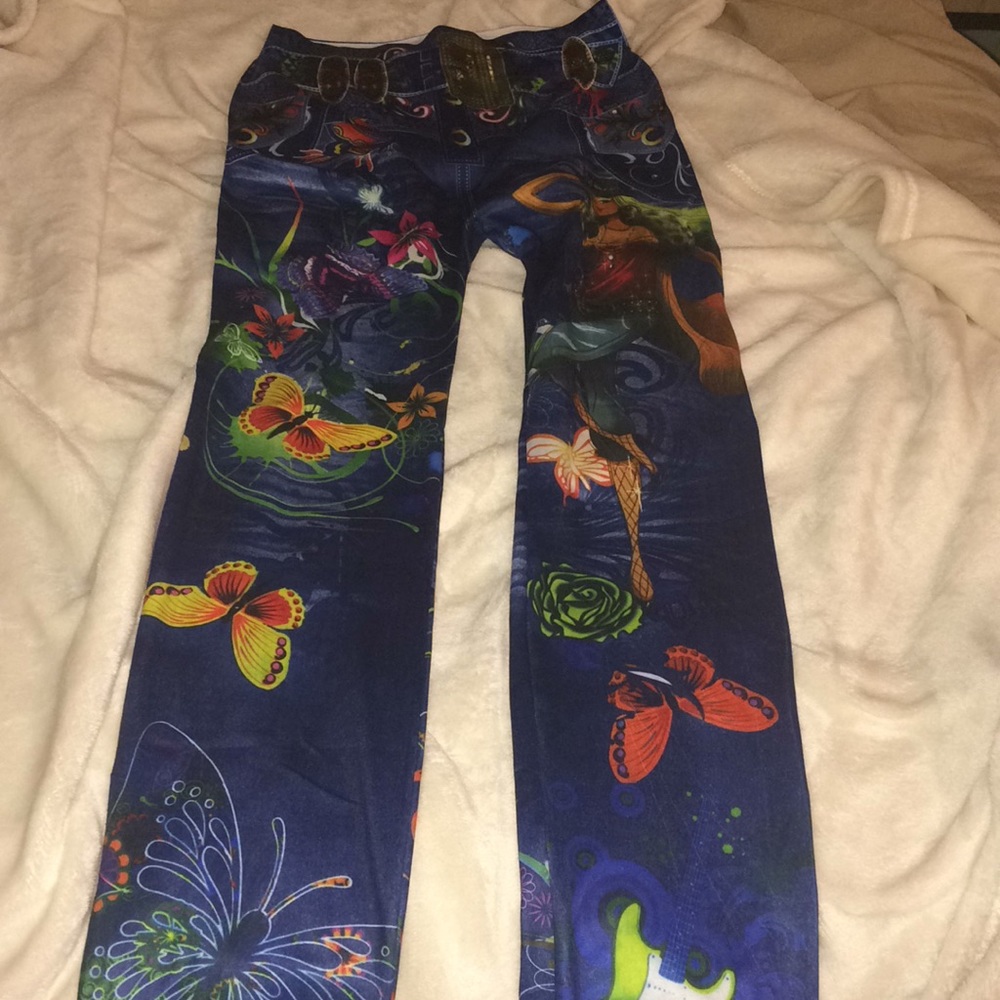 NWOT never worn Leggings. One size fits most.